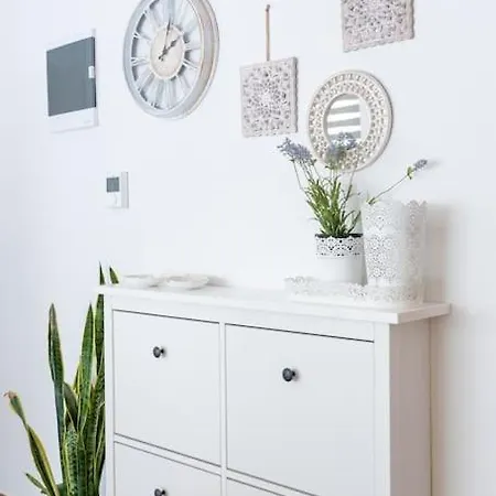 Apartment D&a *
